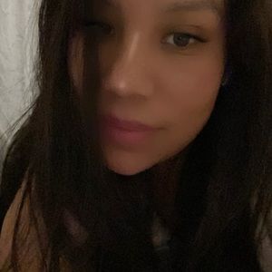 Meet your Posher, Carolina